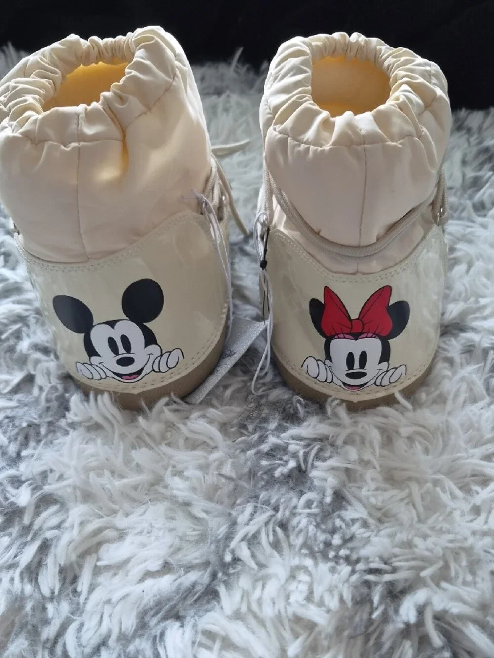 Forever 21 Cream Puffer Lace-Up Ankle Winter Boots